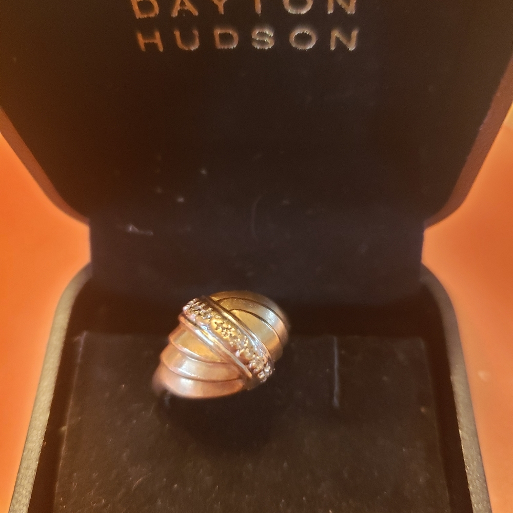 Dome ring with small diamonds